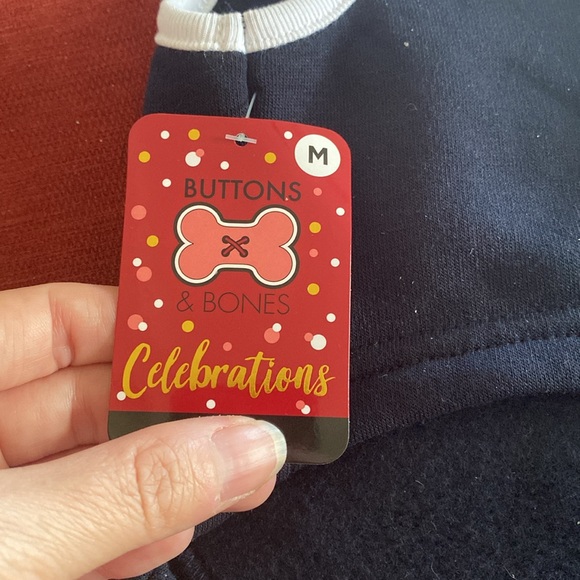 🆕BUTTONS & BONES: Pet Hoodie “Free Kisses” Navy and White NWT Size M - Picture 3 of 7